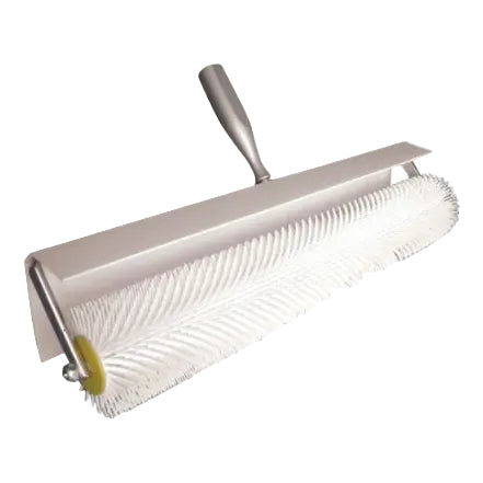 Faktum Spike Roller — main packshot of the spiked roller used to release trapped air from self-levelling compound during application.