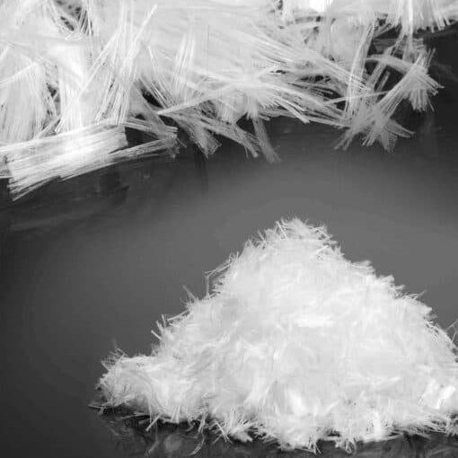 0.9kg bag of Larsen Concrete & Screed Fibres — main packshot of the polypropylene fibre reinforcement for concrete and screeds.
